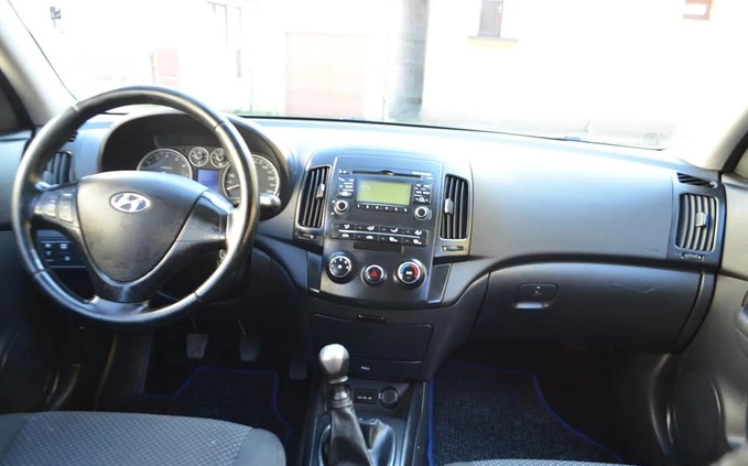 Hyundai I30 cena 15900 przebieg: 174000, rok produkcji 2009 z Radlin małe 352